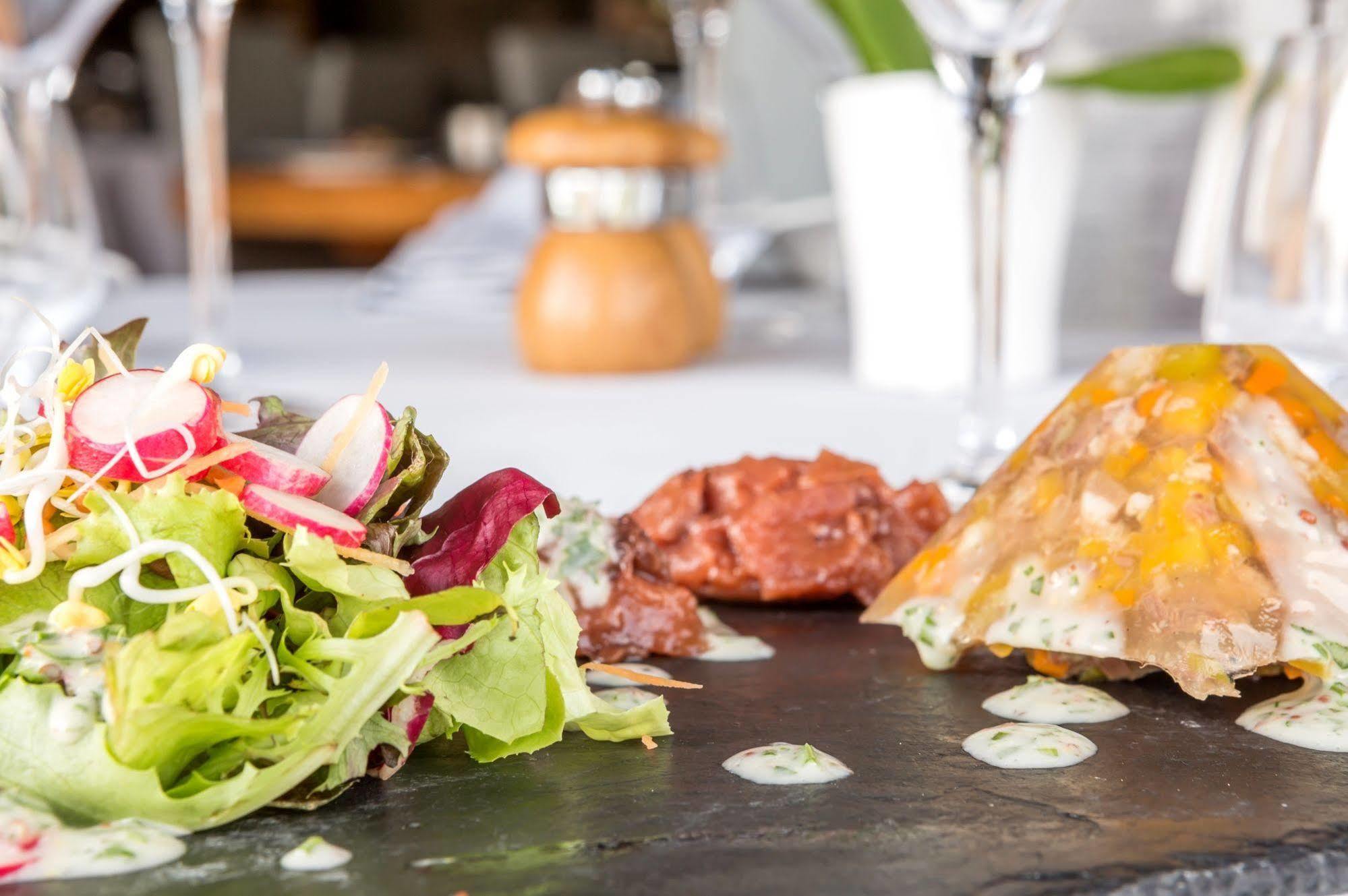 Hotel Restaurant La Tour Dunieres Экстерьер фото